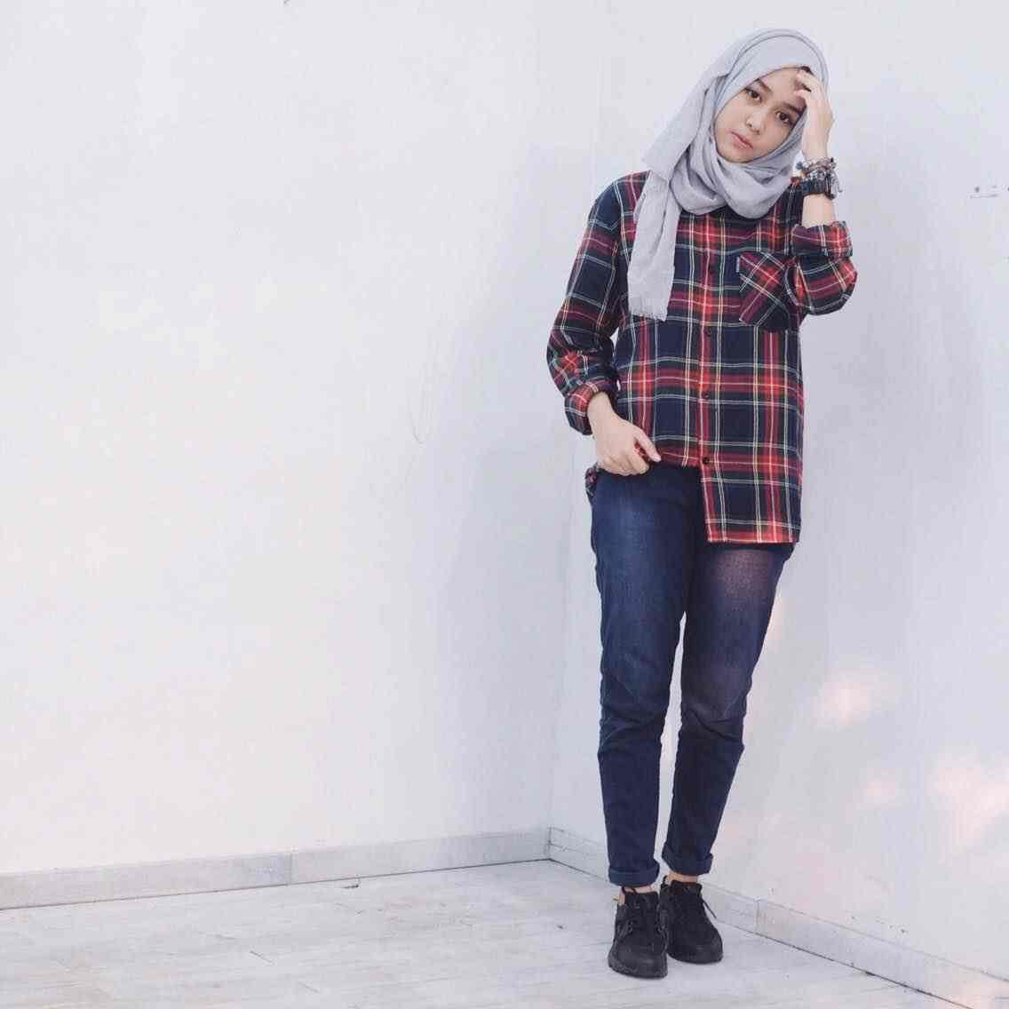 Tutorial Hijab untuk Traveling yang Mudah Diaplikasikan dengan Beragam Pilihan Outfits post thumbnail image