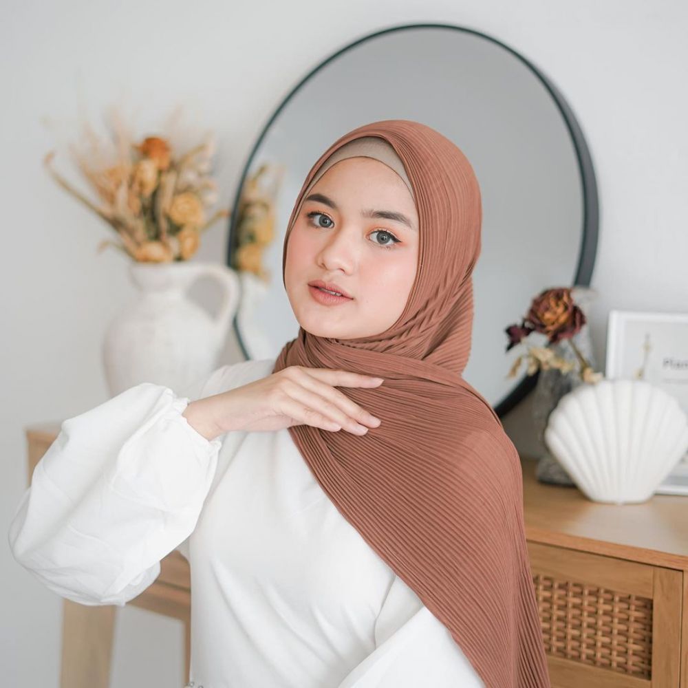 Ingin Beli Pashmina Plisket? Ini 4 Bahan Terbaik untuk Hijab Plisket post thumbnail image